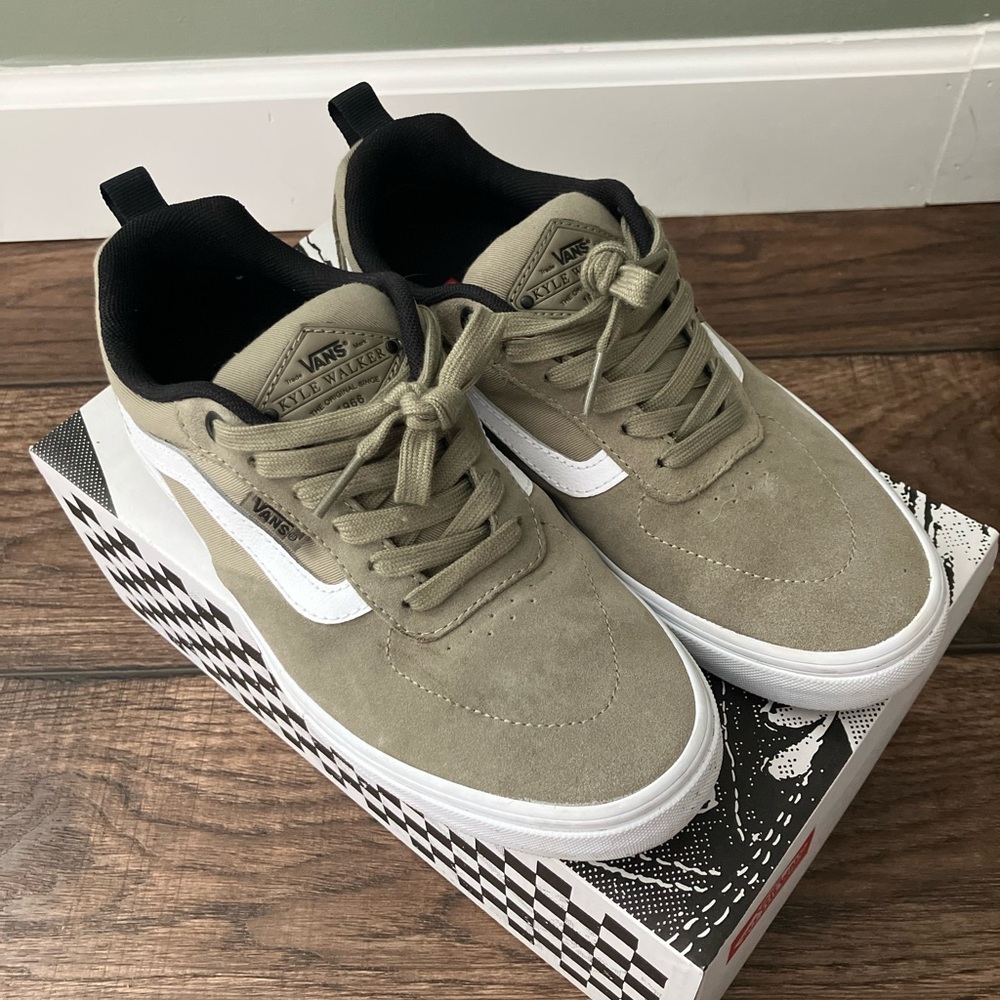 Vans Kyle walker shoes women’s 8